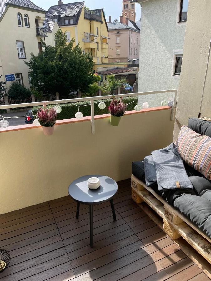 Lilis Apartment Mit Balkon Аугсбург Екстериор снимка