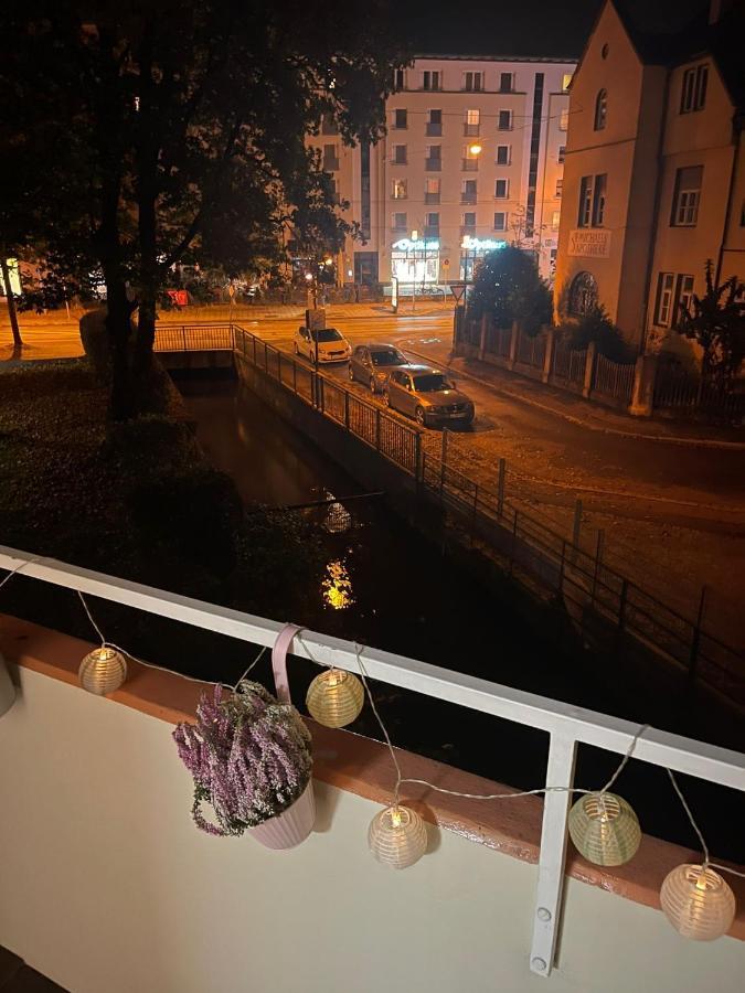 Lilis Apartment Mit Balkon Аугсбург Екстериор снимка