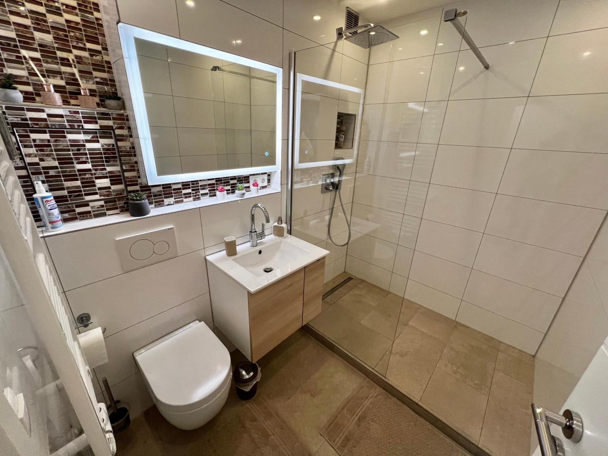 Lilis Apartment Mit Balkon Аугсбург Екстериор снимка